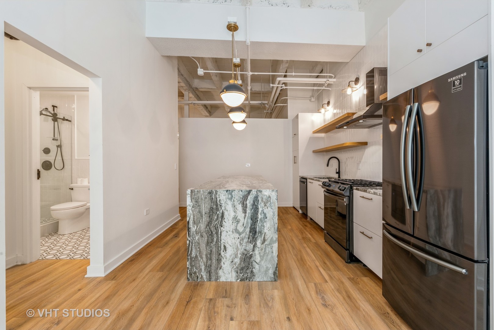 20 N STATE St #411, Chicago, IL 60602
