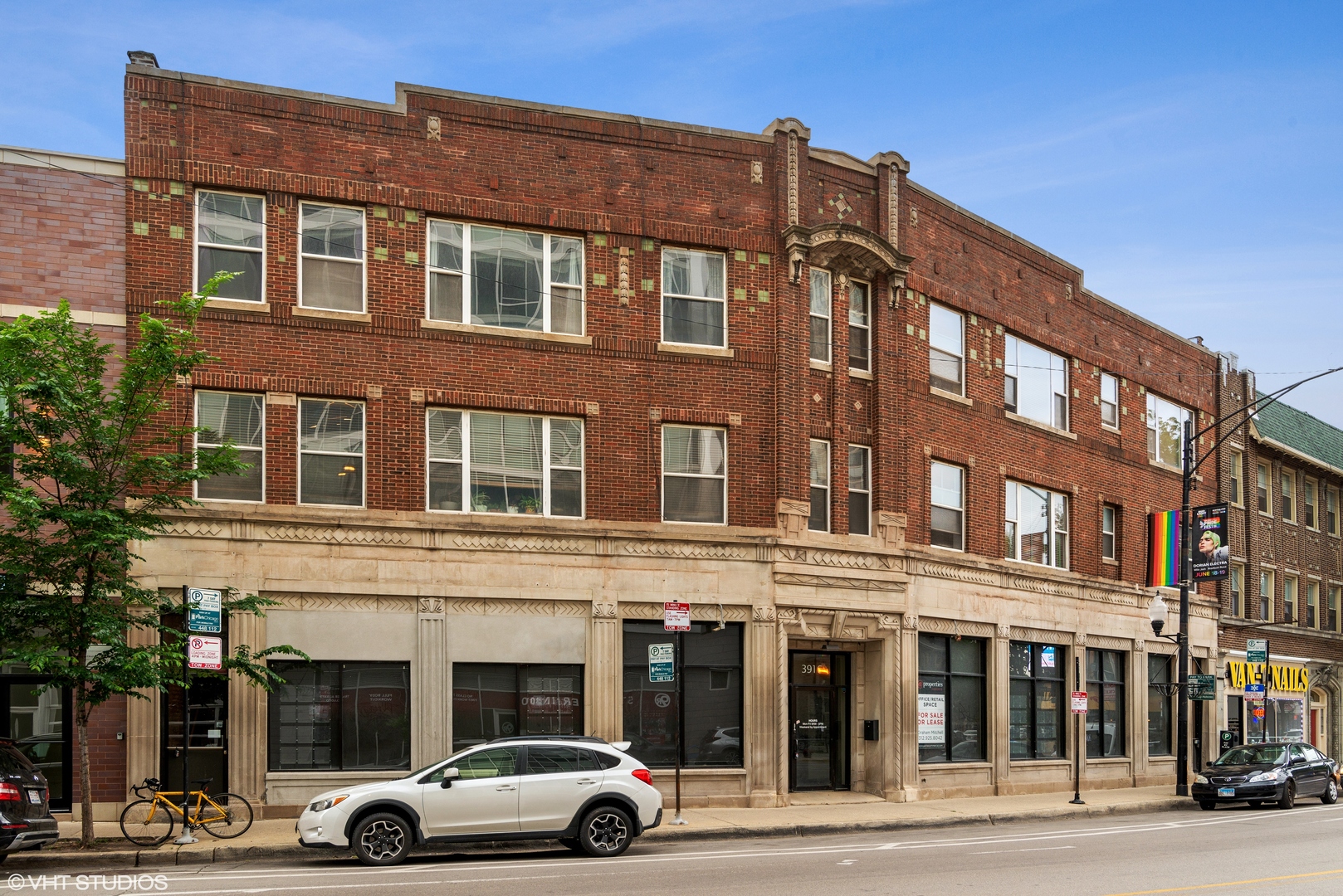 3914 N Broadway St #3A, Chicago, IL 60613