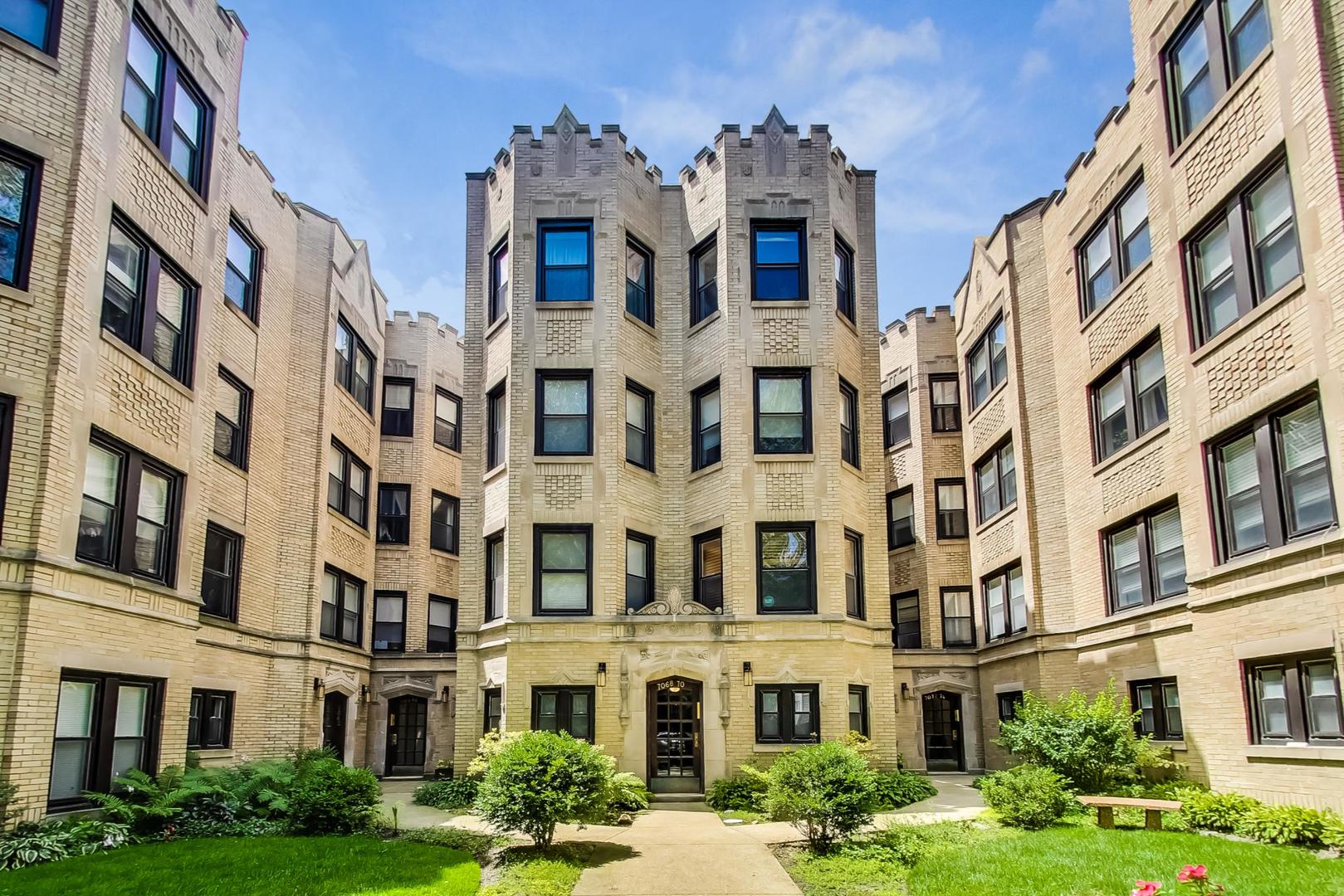 7072 N Wolcott Ave #3, Chicago, IL 60626