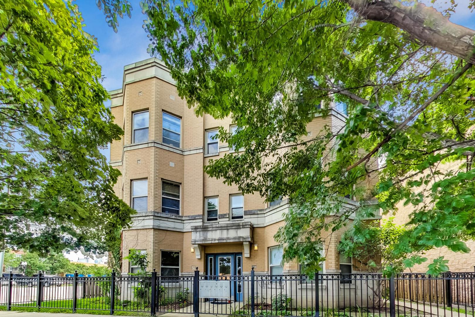 1017 S Lytle St #302, Chicago, IL 60607