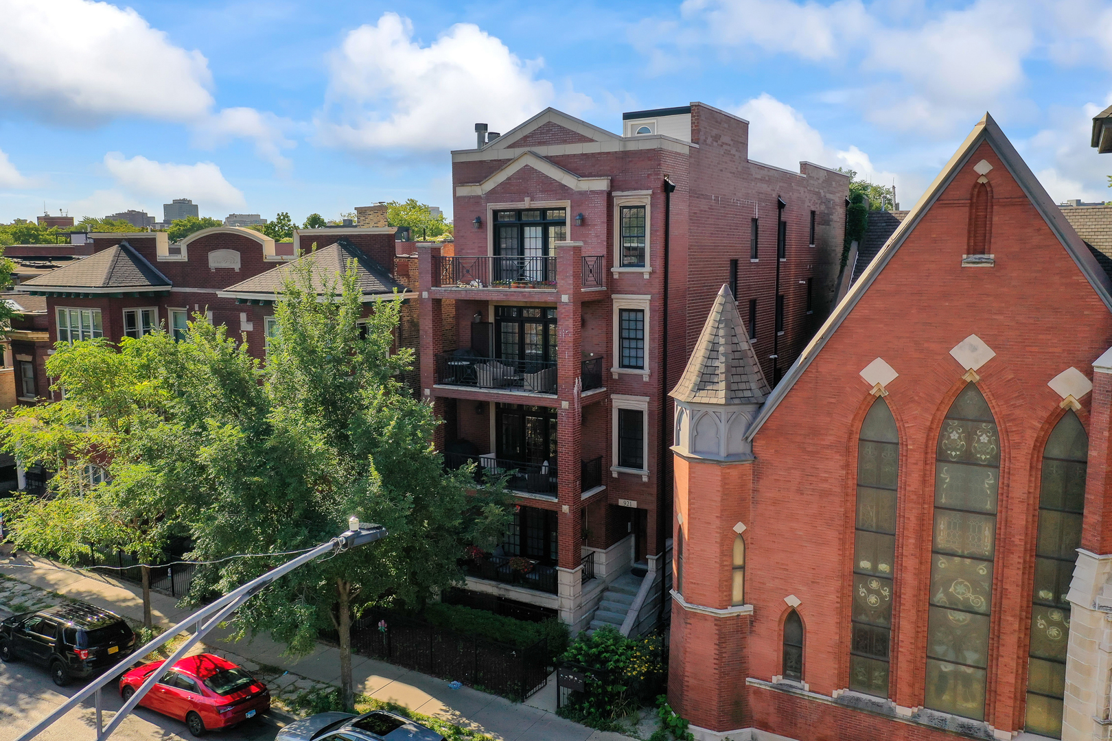 921 W Diversey Ave #2, Chicago, IL 60614