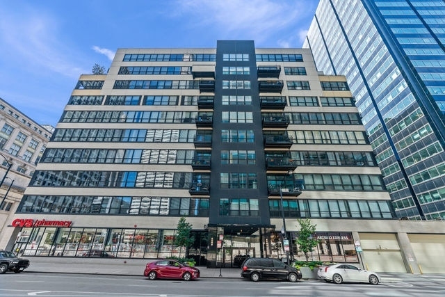 130 S CANAL St #207, Chicago, IL 60606