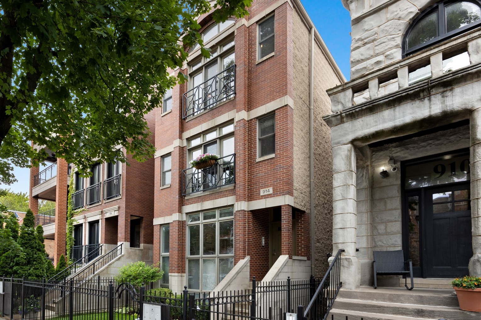 914 W WRIGHTWOOD Ave #3, Chicago, IL 60614