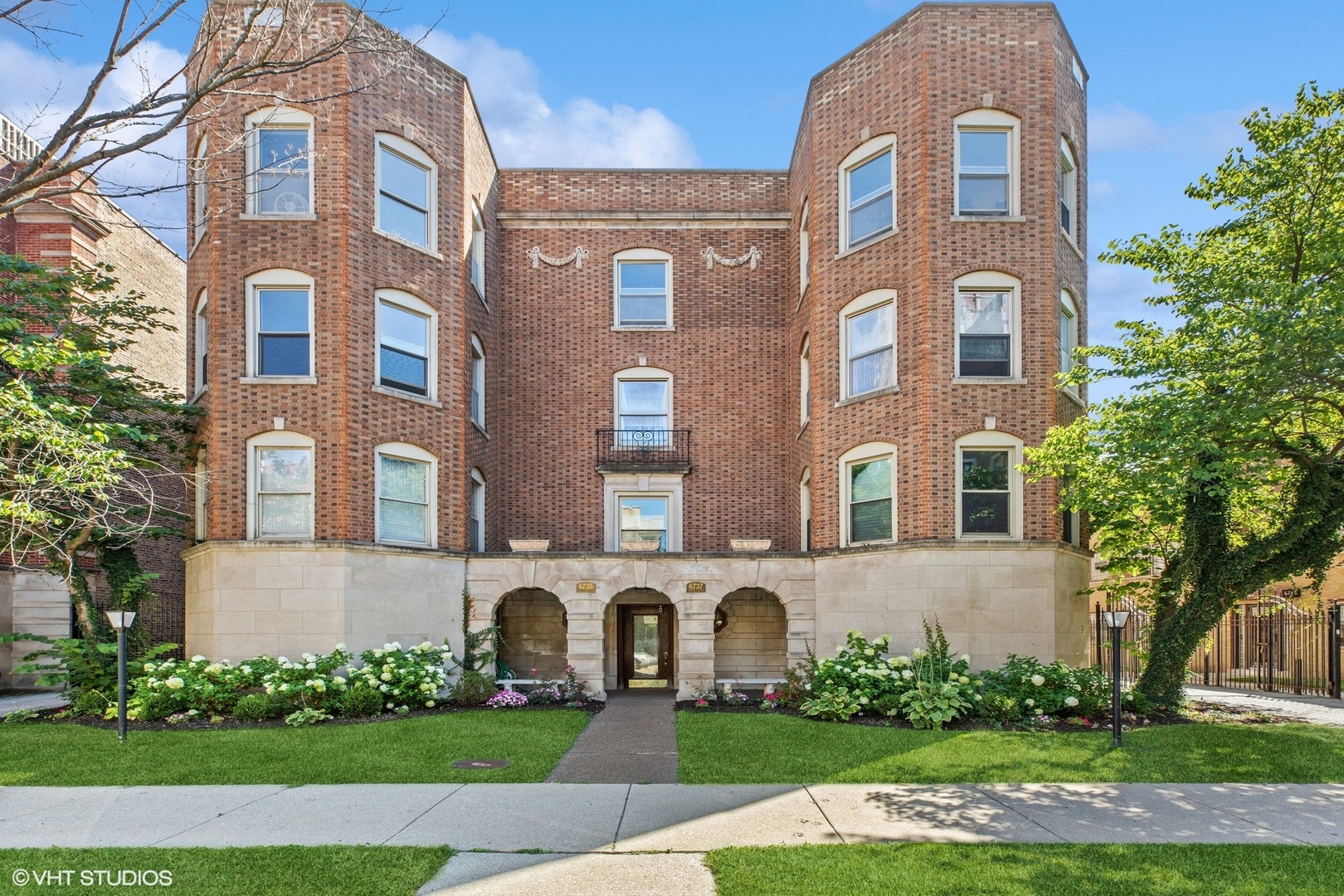 6735 S OGLESBY Ave #2N, Chicago, IL 60649