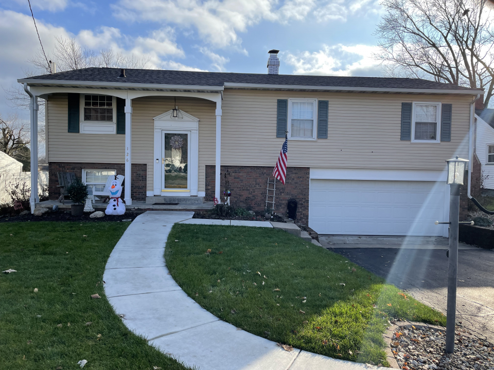 126 E Clinton St, Brimfield, IL 61517