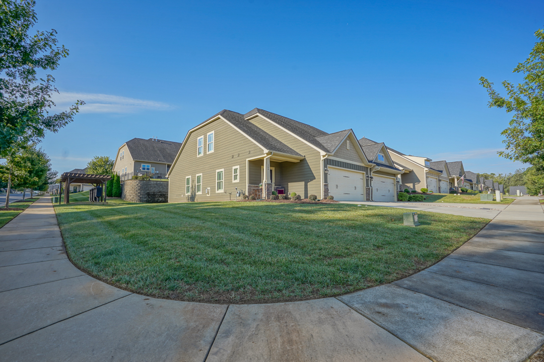 164 Johnson Manor St, Mooresville, NC 28115