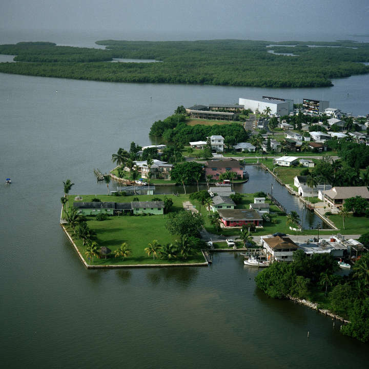 301 Pear Tree Ave, Goodland, FL 34140