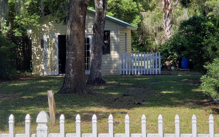 685 3rd Ave, Welaka, FL 32193