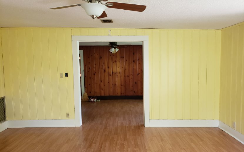 685 3rd Ave, Welaka, FL 32193