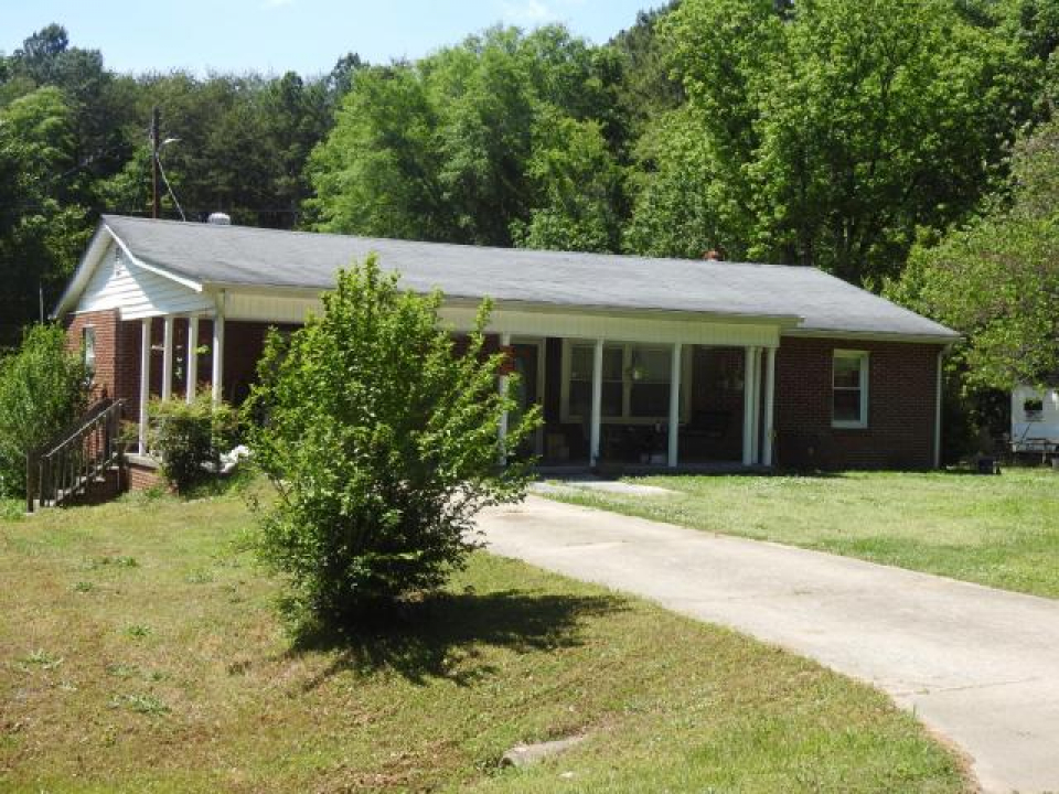 156 Doggett Grove Rd, Forest City, NC 28043