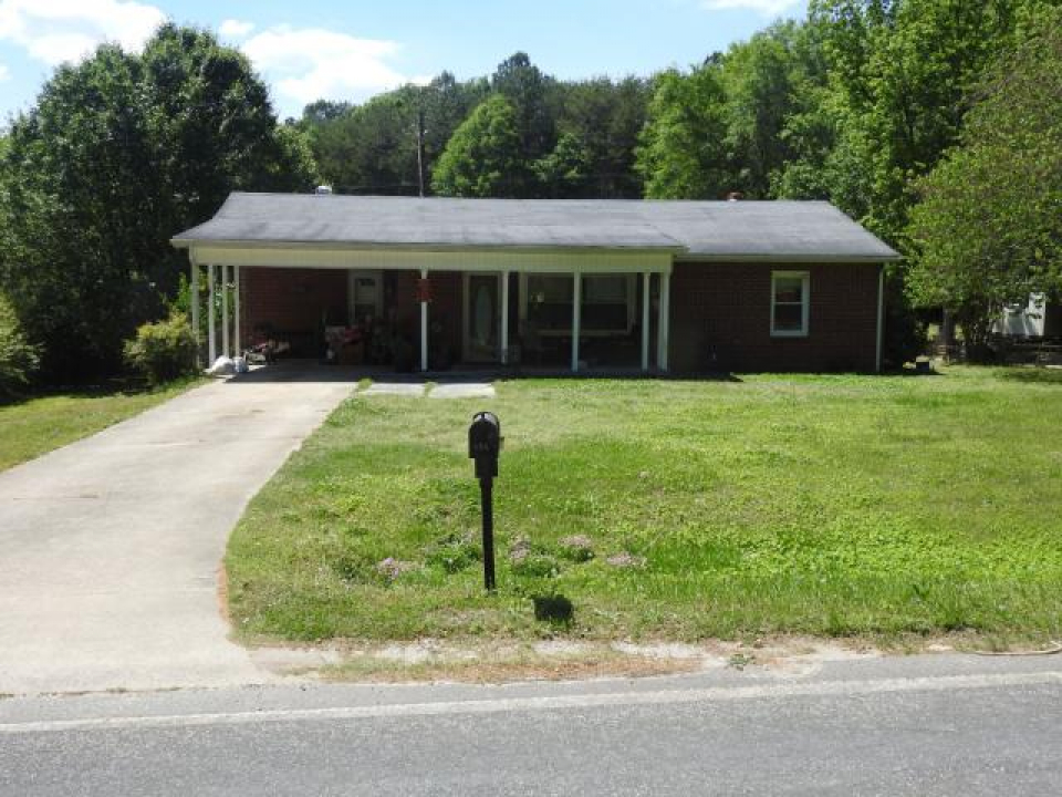 156 Doggett Grove Rd, Forest City, NC 28043