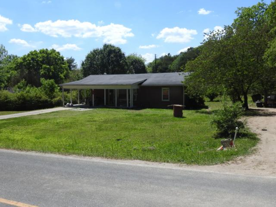 156 Doggett Grove Rd, Forest City, NC 28043